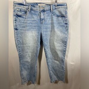 Torrid EUC Light Washed Denim Capri Jeans Skinny Size 18 Frayed Leg Hem